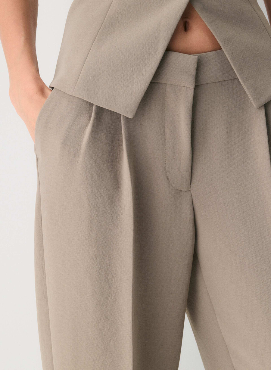 pantalonii the effortless pant cu talie mică - crepette nomad taupe