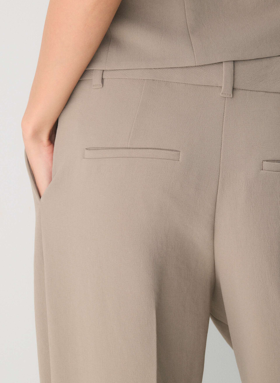 pantalonii the effortless pant cu talie mică - crepette nomad taupe