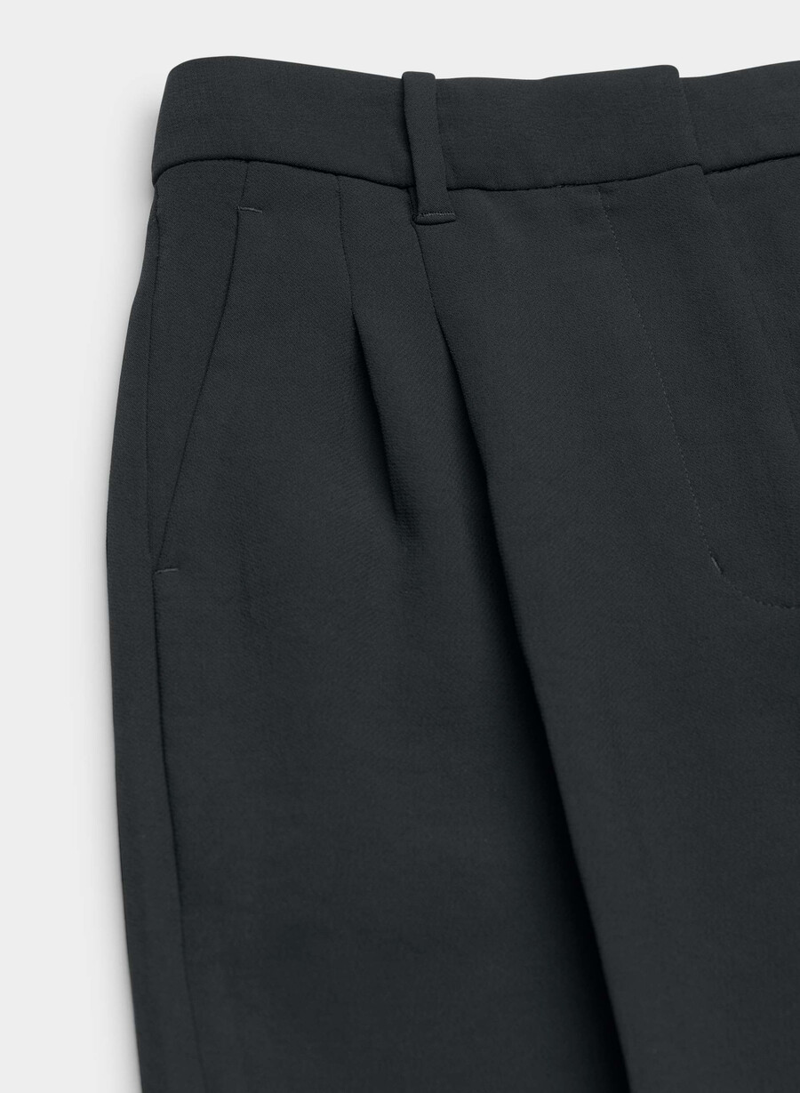 pantalonii the effortless pant mai largi - crepette negri