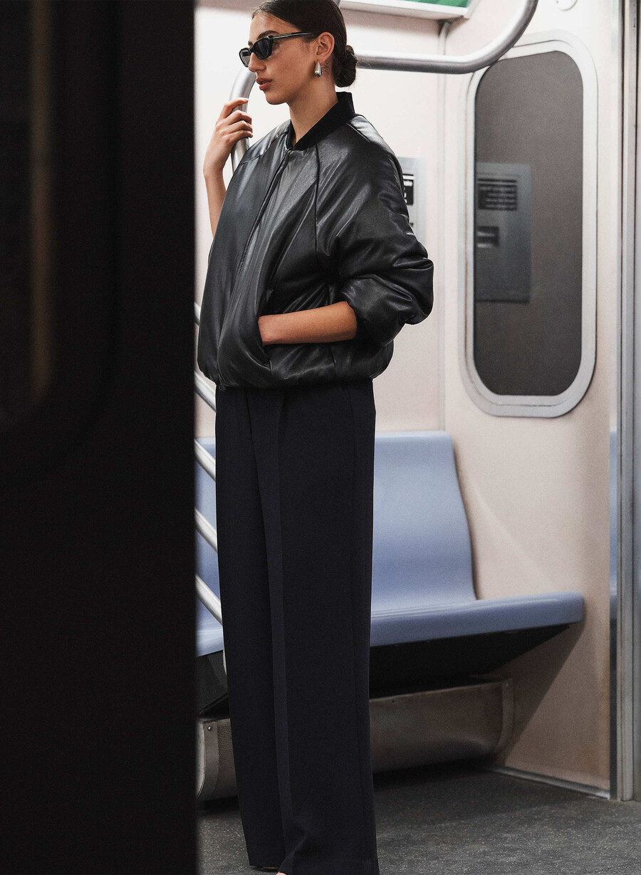 pantalonii the effortless pant mai largi - crepette negri