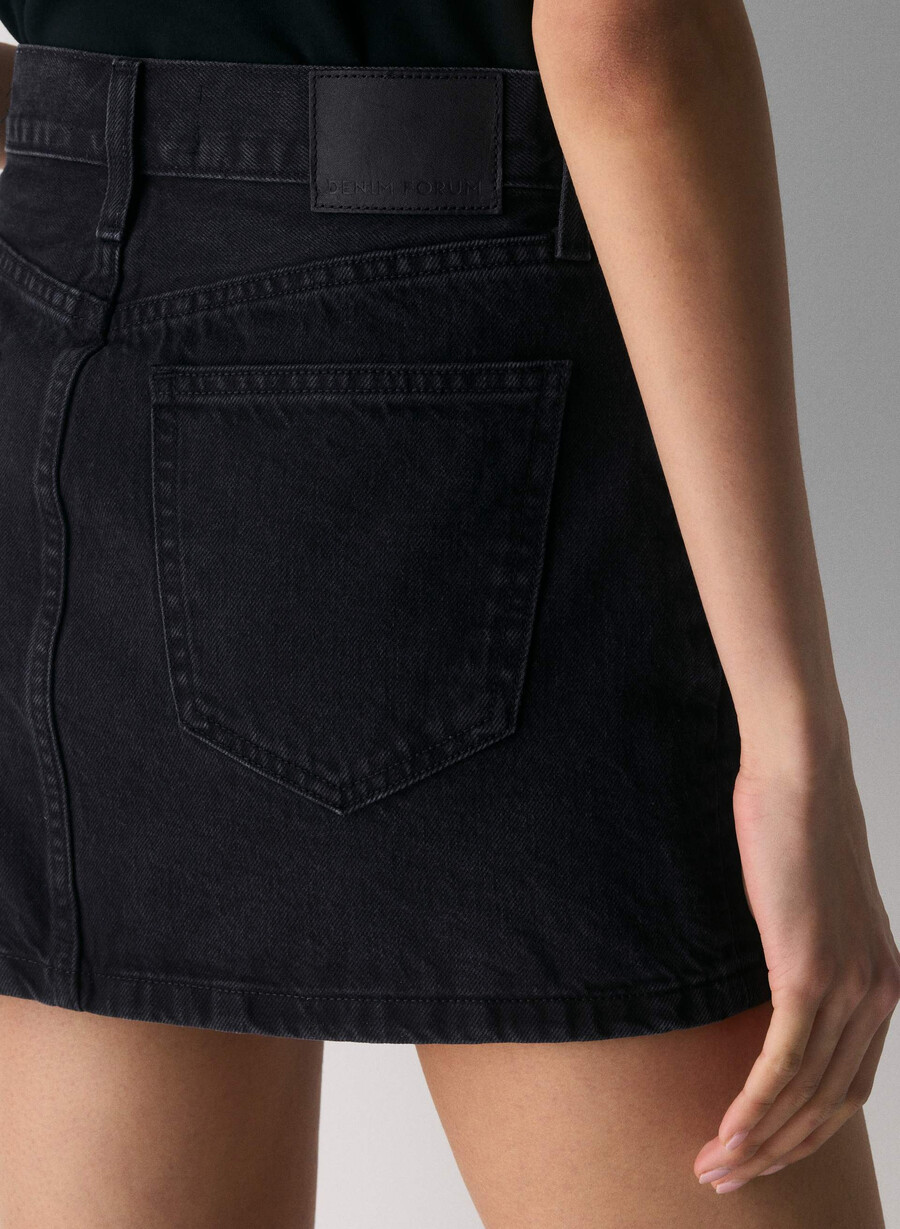 fustă din denim ricci din anii 90 tuș de ochi negru