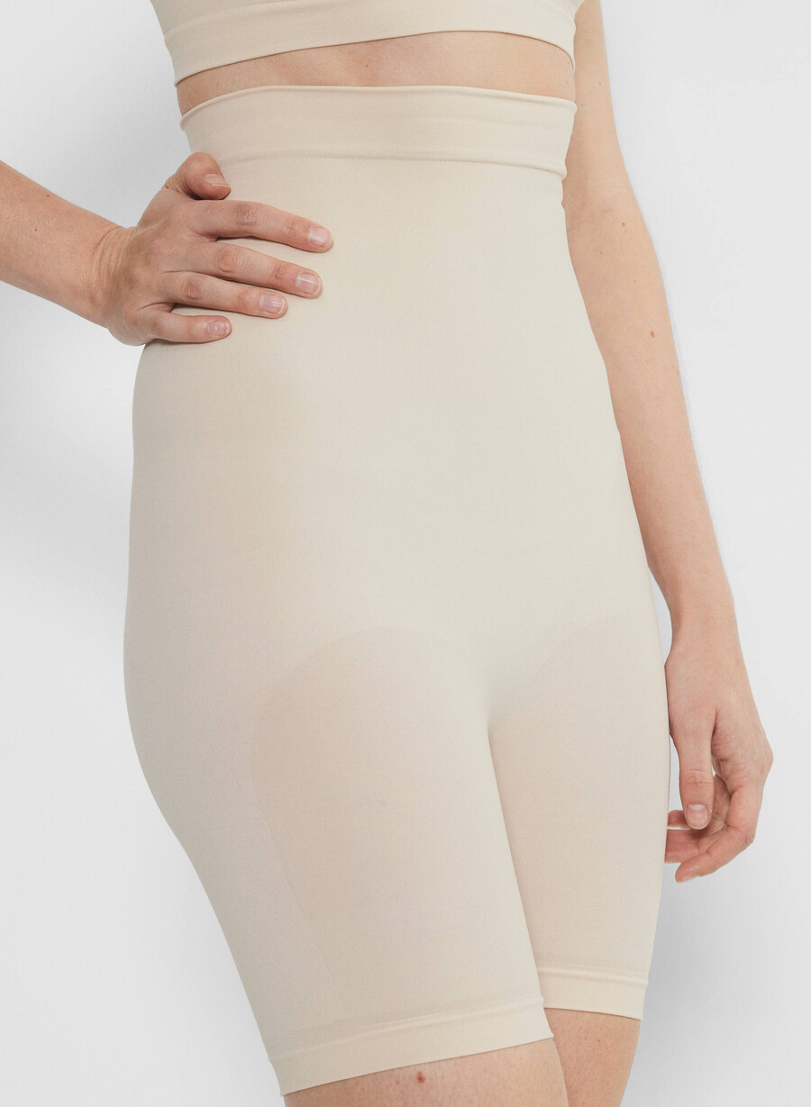 shapeenhance short seamless sand