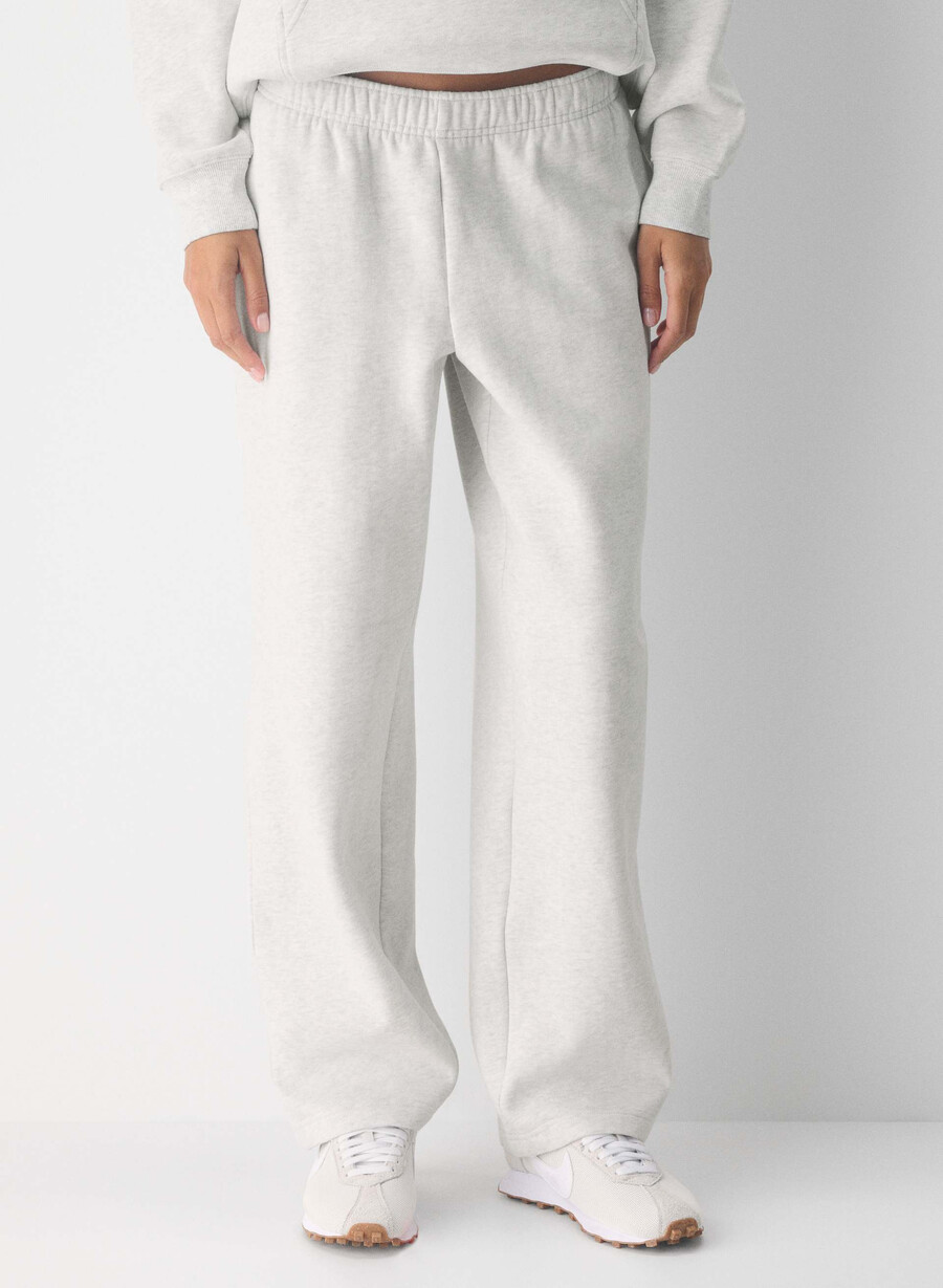 pantaloni de trening cozy sweatfleece mega straight heather cloud white