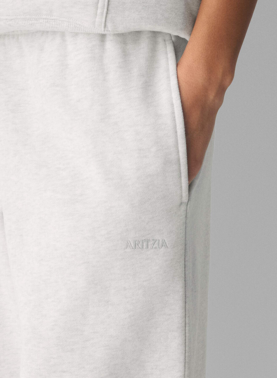 pantaloni de trening cozy sweatfleece mega straight heather cloud white