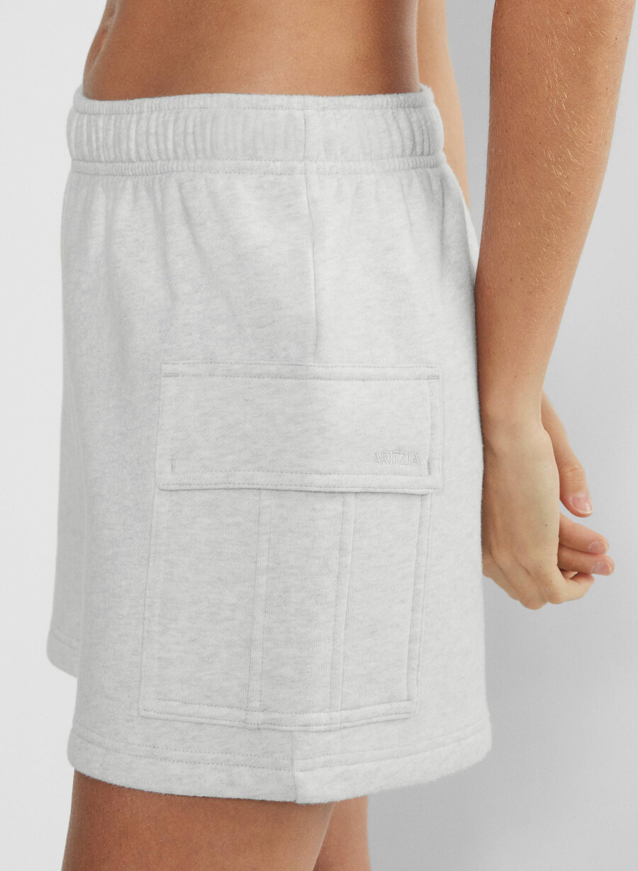 pantaloni scurți confortabili din fleece mega cargo la jumătatea coapsei heather cloud white