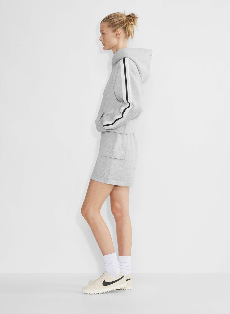 pantaloni scurți confortabili din fleece mega cargo la jumătatea coapsei din material heather chrome