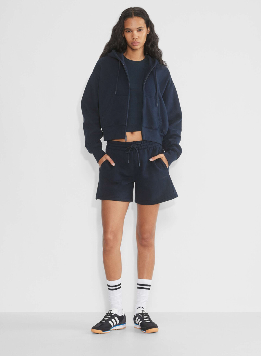 pantaloni scurți confortabili din fleece boyfriend la jumătatea coapsei admiral
