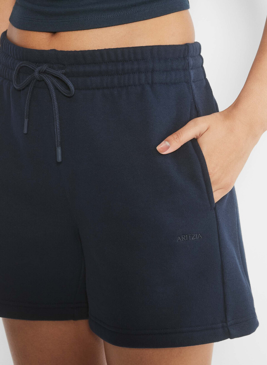 pantaloni scurți confortabili din fleece boyfriend la jumătatea coapsei admiral