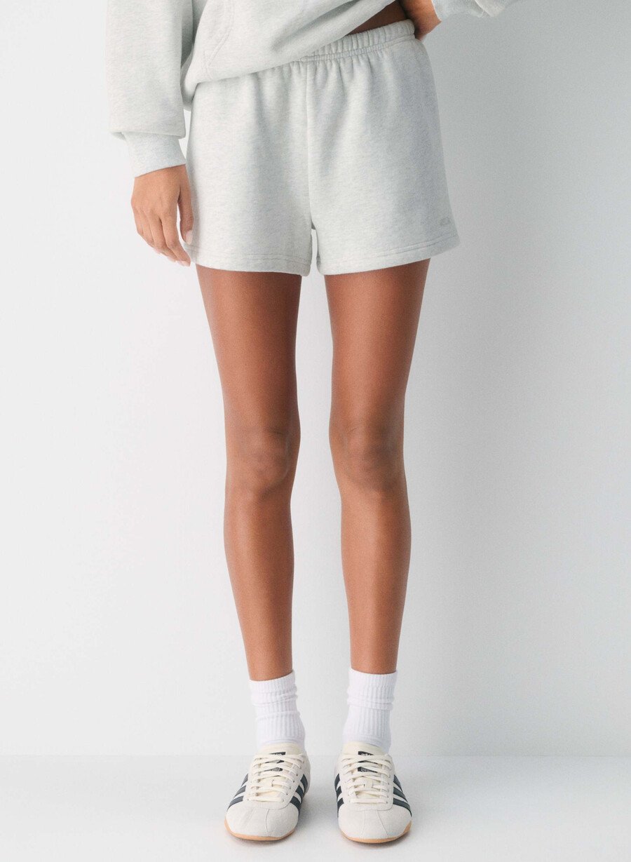pantaloni scurți mini cozy sweatfleece perfect high-rise alb-negru