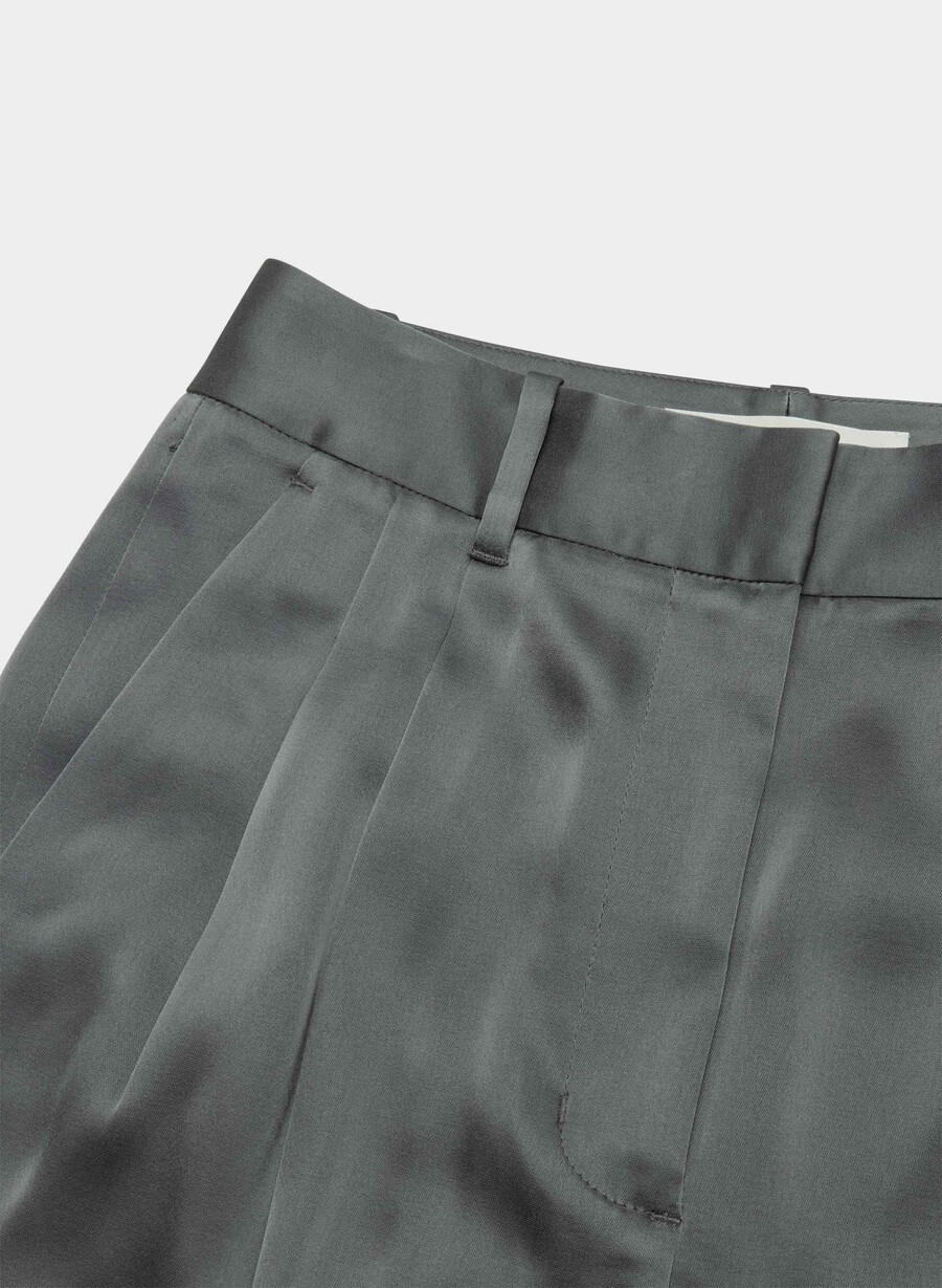 pantalonii effortless satinați gri cĂrbune