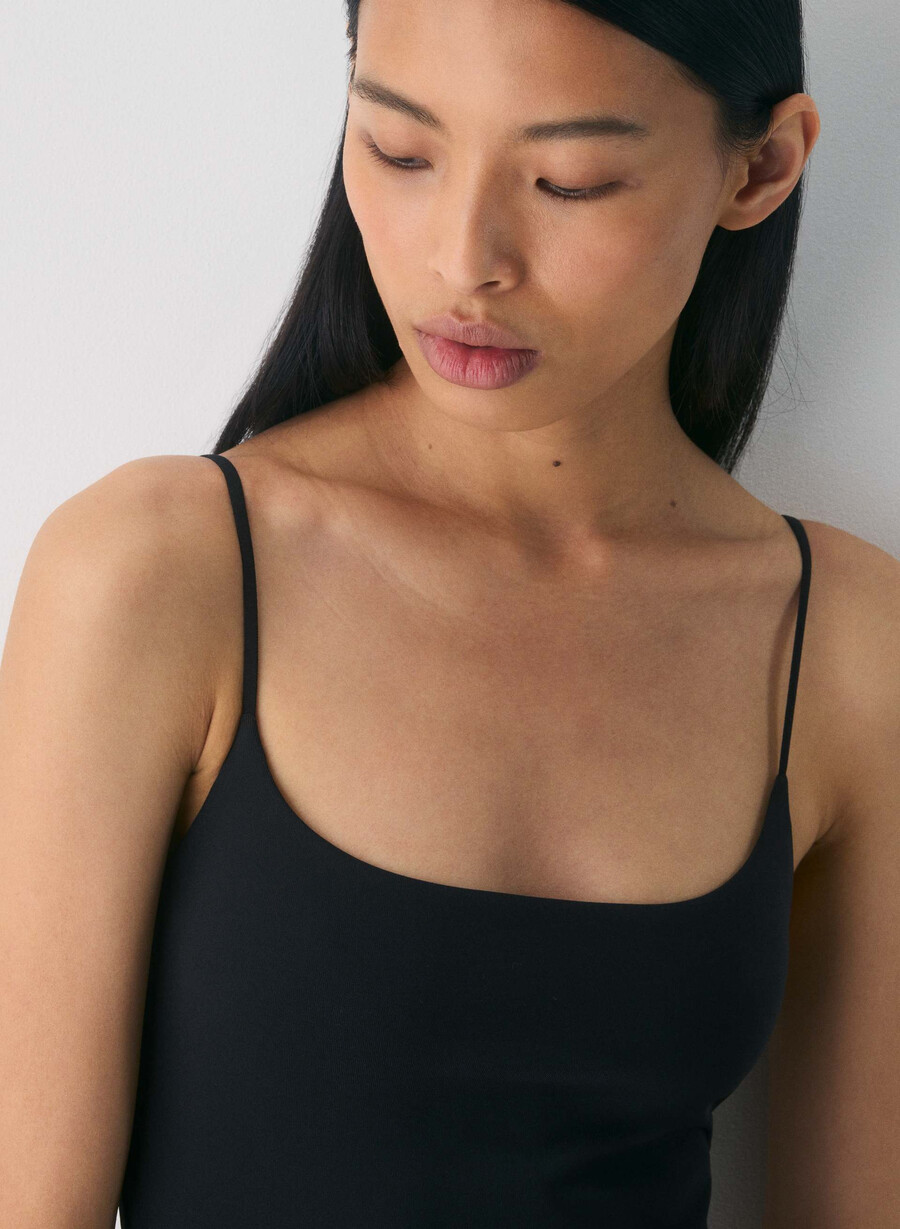body cu plutire original contour alb strălucitor