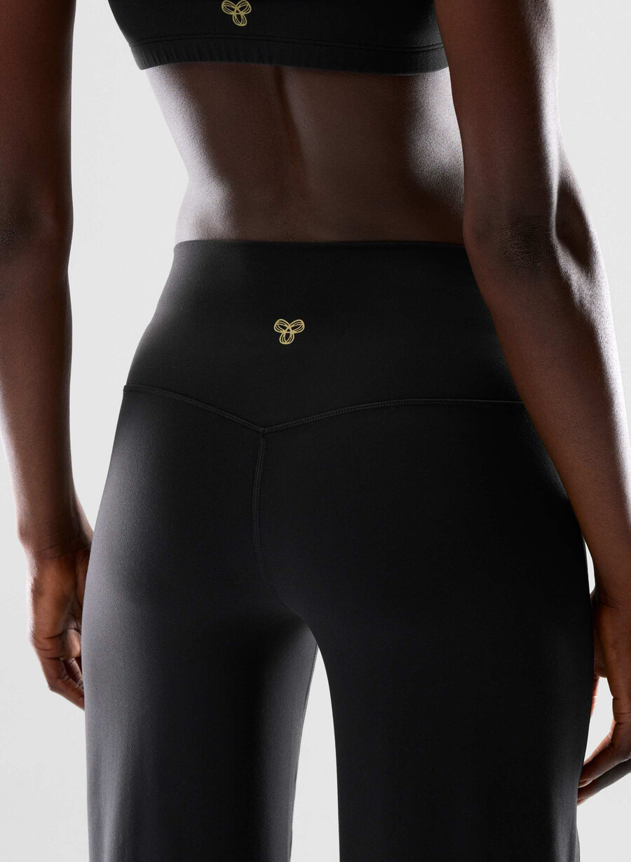 pantaloni butter asana negri