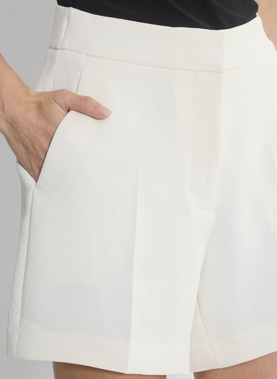 pantaloni scurți limitless short pentru coapsă medie - crepette mesteacĂn deschis