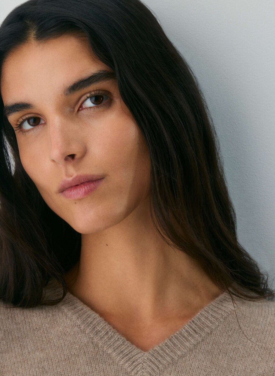 pulover essential cashmere lejer cu decolteu în v nevopsit hthr nmd taupe