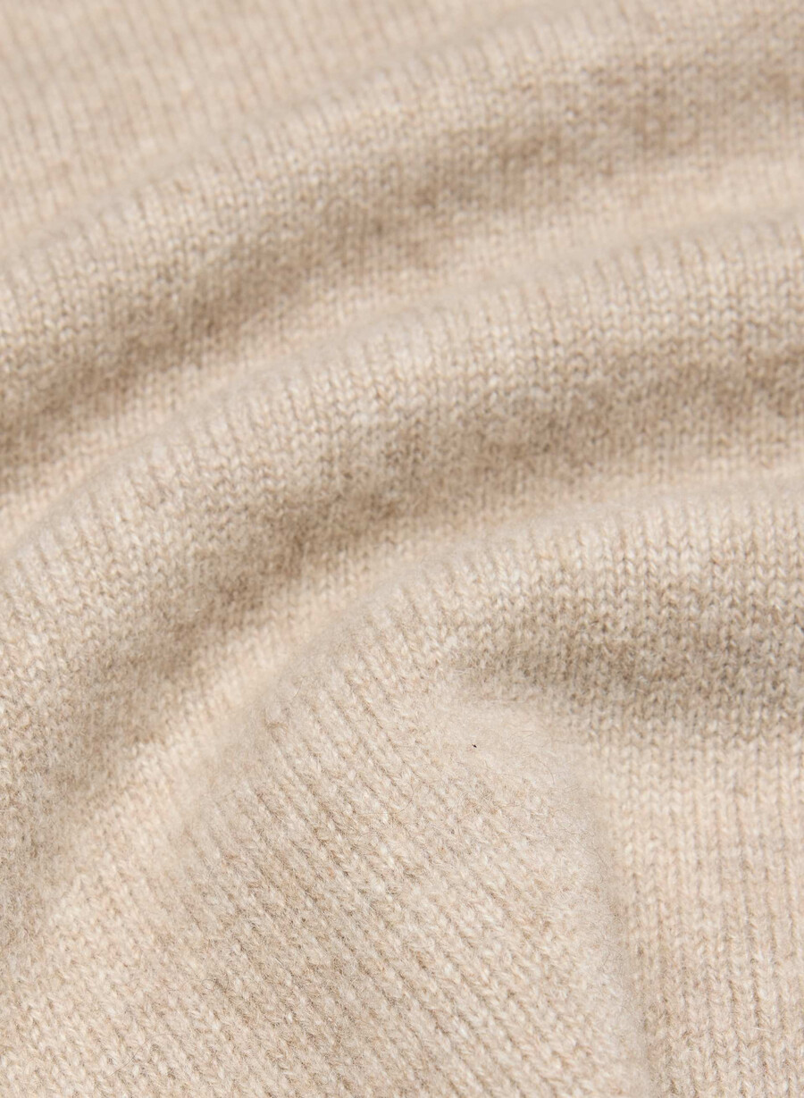 pulover essential cashmere lejer cu decolteu în v nevopsit hthr nmd taupe