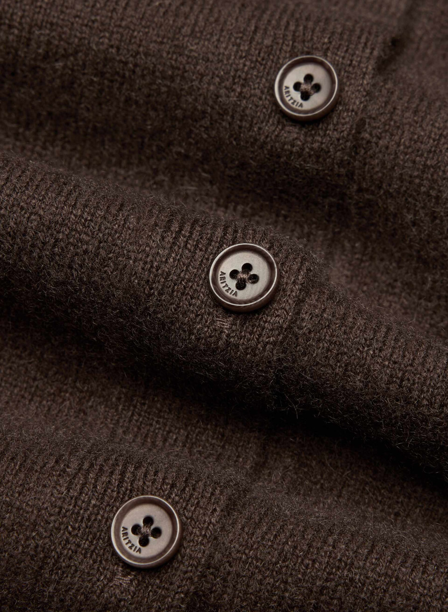 cardigan bare cashmere cu decolteu în v maro mocha