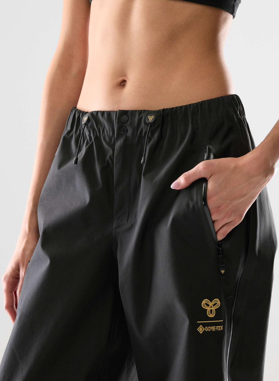 pantaloni gore-tex factor negri