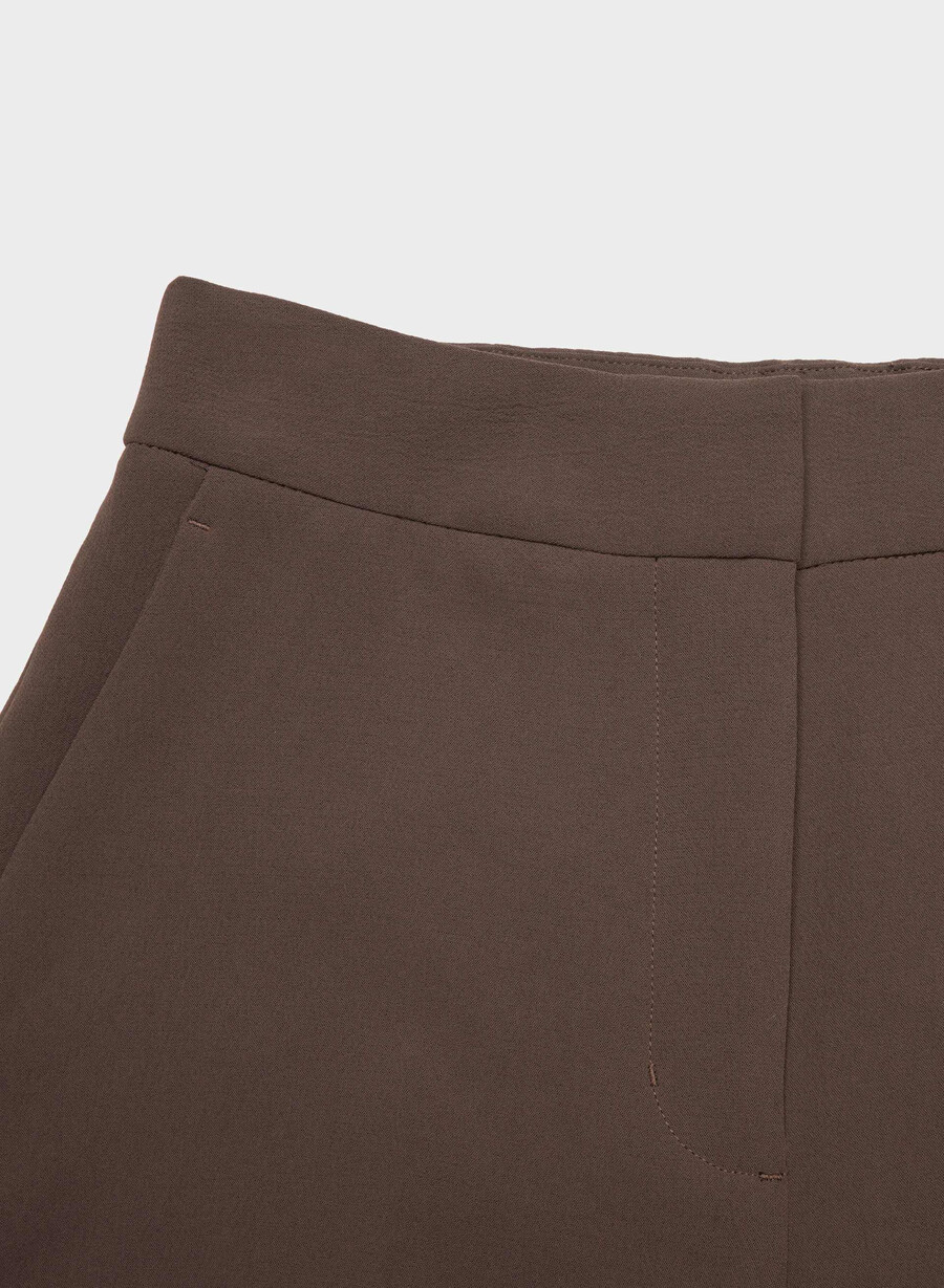pantalonii limitless pant cu croială curbată - crepetă maro mocha rich