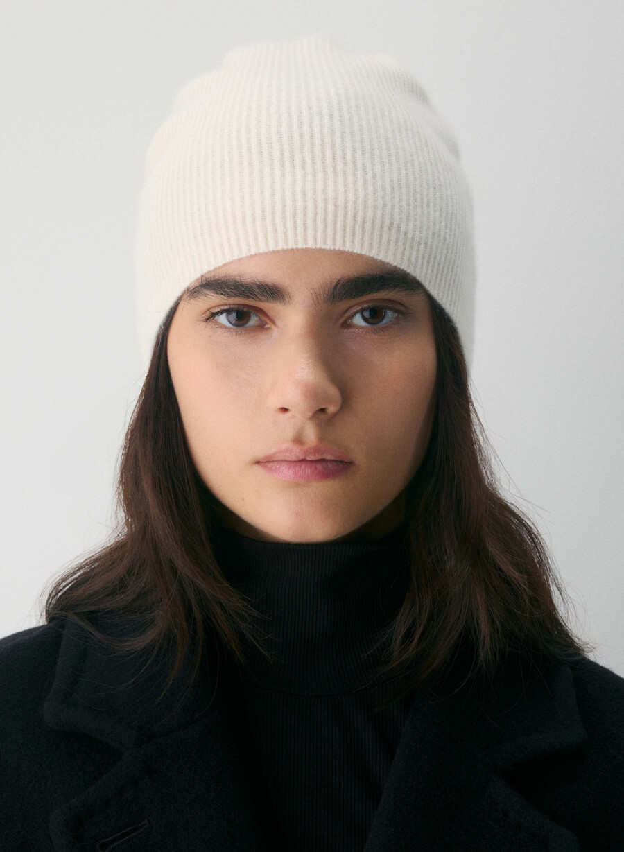 căciulă lejeră cu model cașmir whisper whisper white