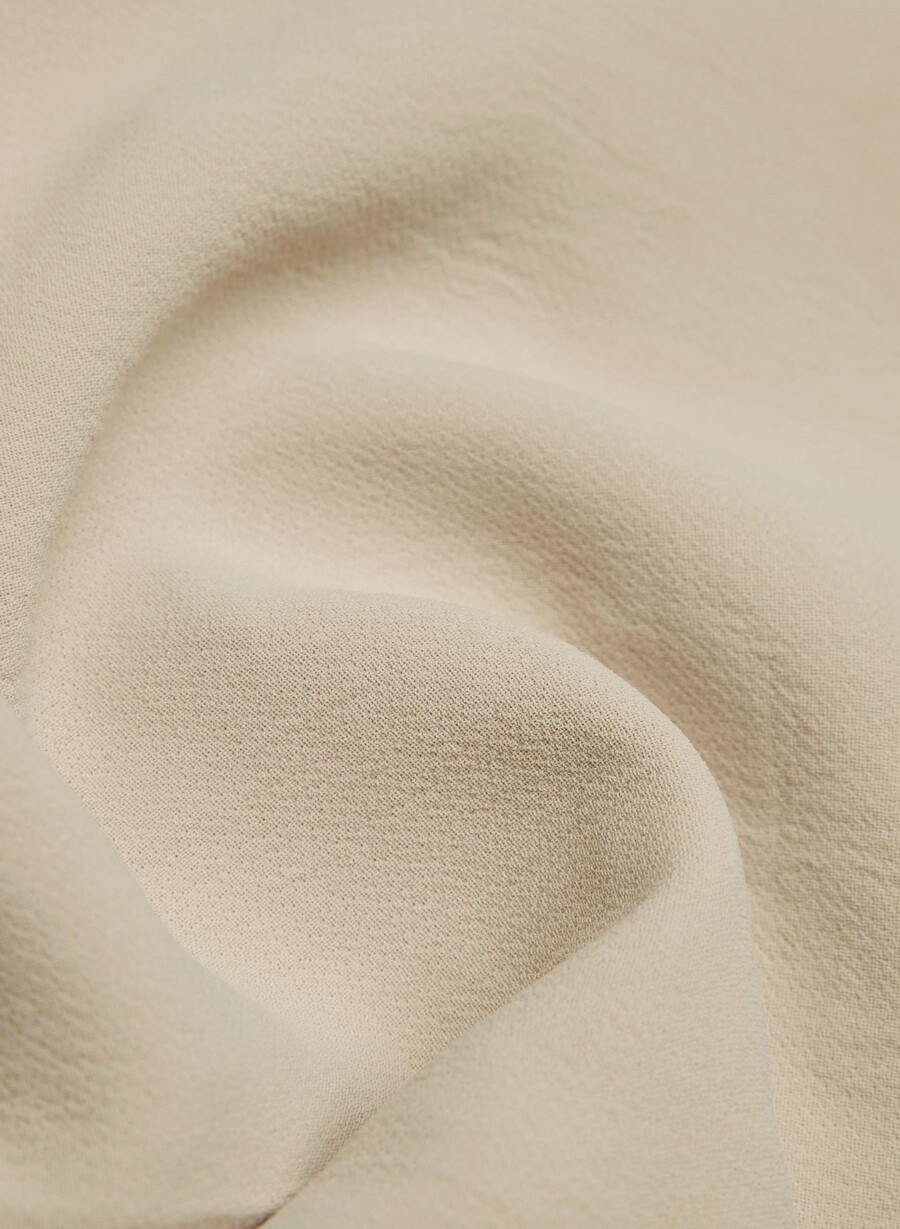 pantalonii scurți the effortless pant cu croială curbată - crepette marcona beige