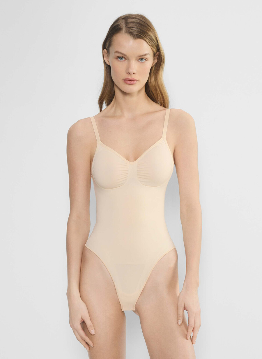 body tanga shapeenhance cu spate jos nisipiu