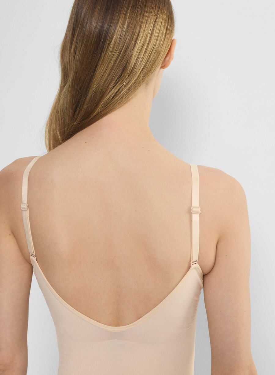 body tanga shapeenhance cu spate jos nisipiu