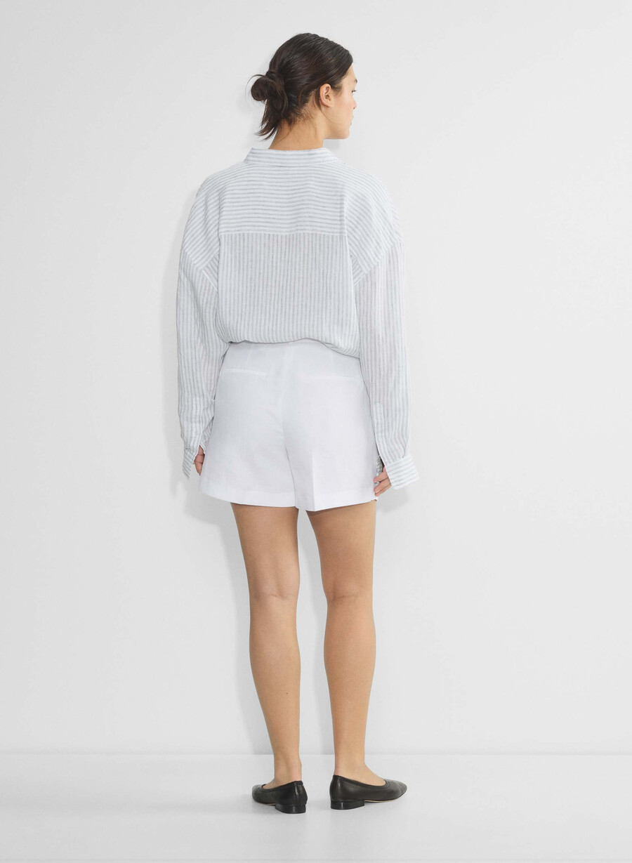 pantaloni scurți the effortless short cu croială curbată până la jumătatea coapsei alb