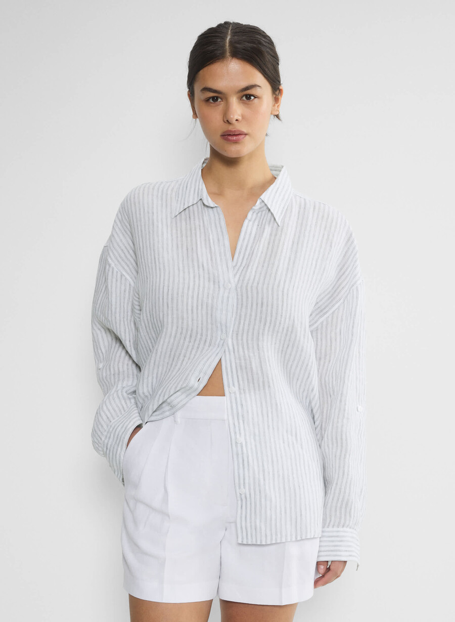 pantaloni scurți the effortless short cu croială curbată până la jumătatea coapsei alb