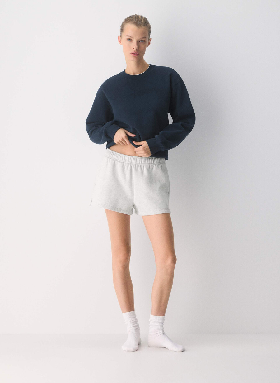 pantaloni scurți mini cozy sweatfleece mega hi-rise alb-negru