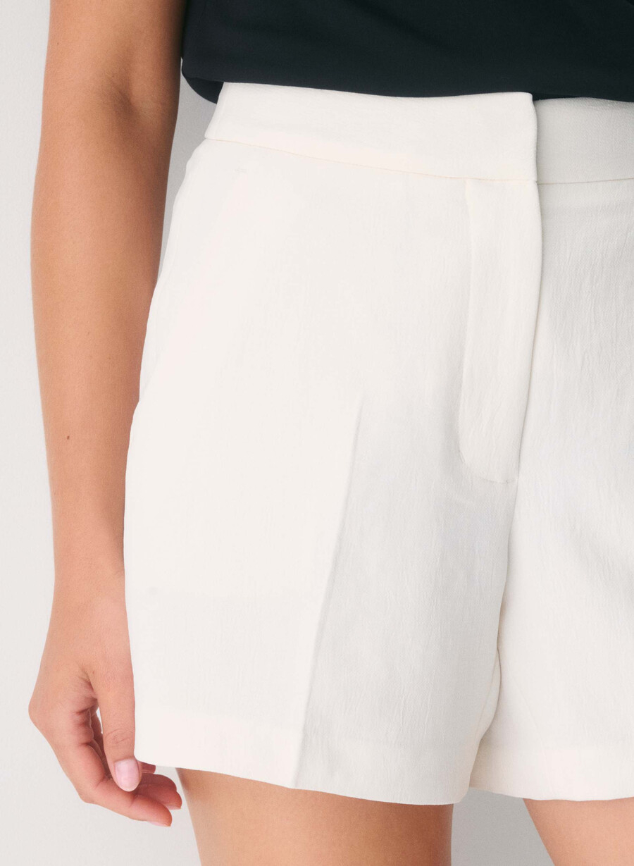 pantaloni scurți limitless short cu croială curbată până la jumătatea coapsei - crepette culoare deschisĂ de mesteacĂn