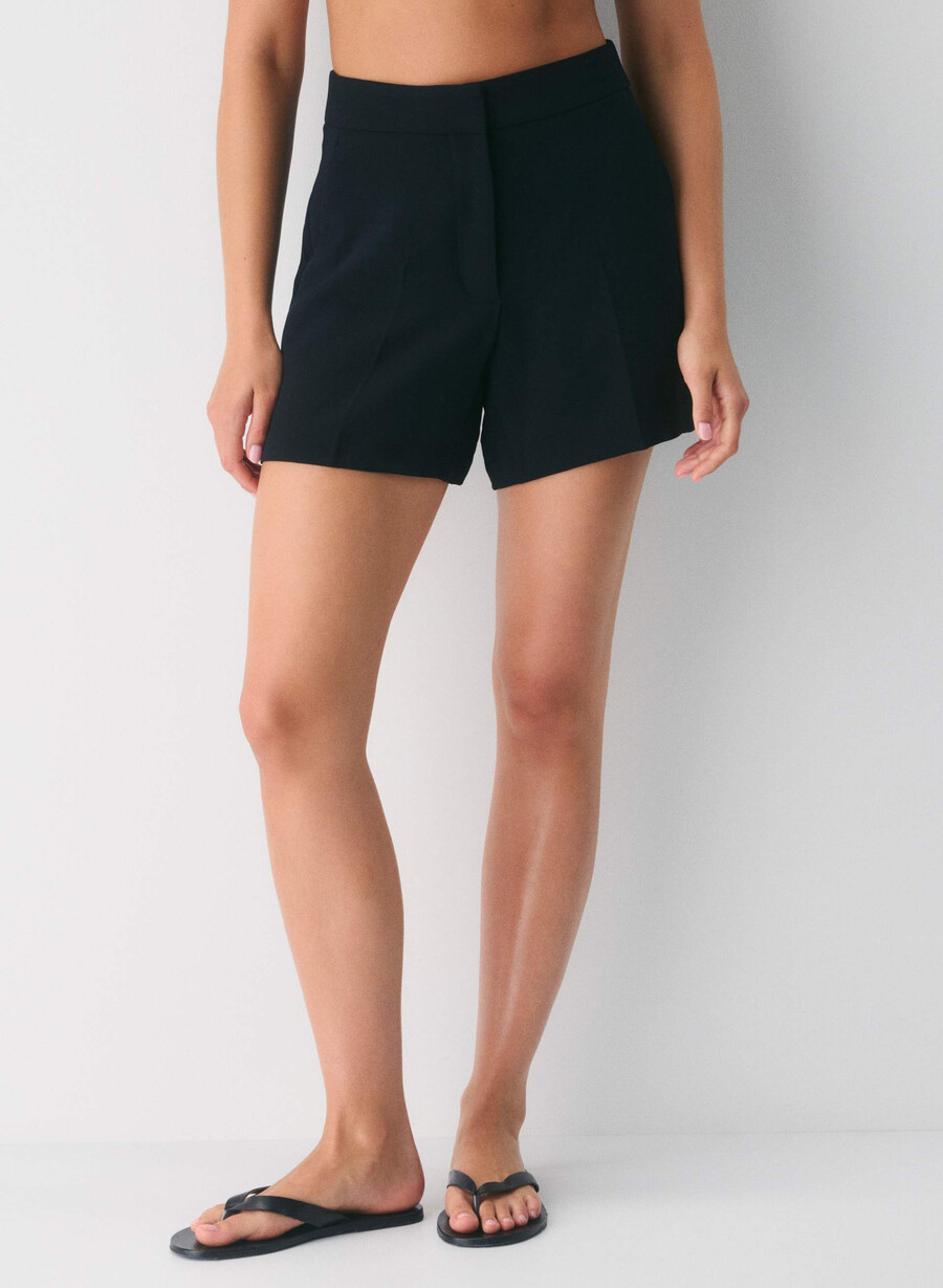 pantaloni scurți limitless short cu croială curbată până la jumătatea coapsei - crepette negru