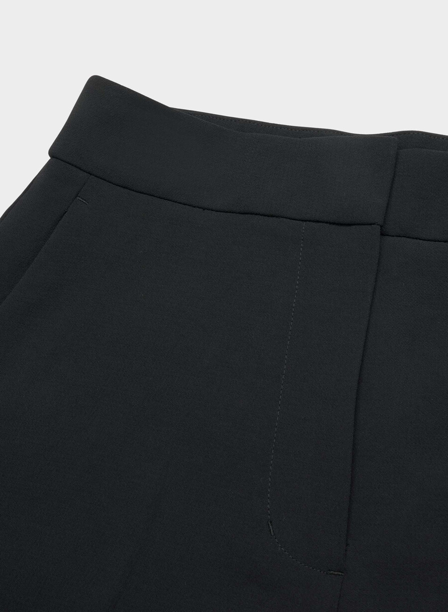pantaloni scurți limitless short cu croială curbată până la jumătatea coapsei - crepette negru