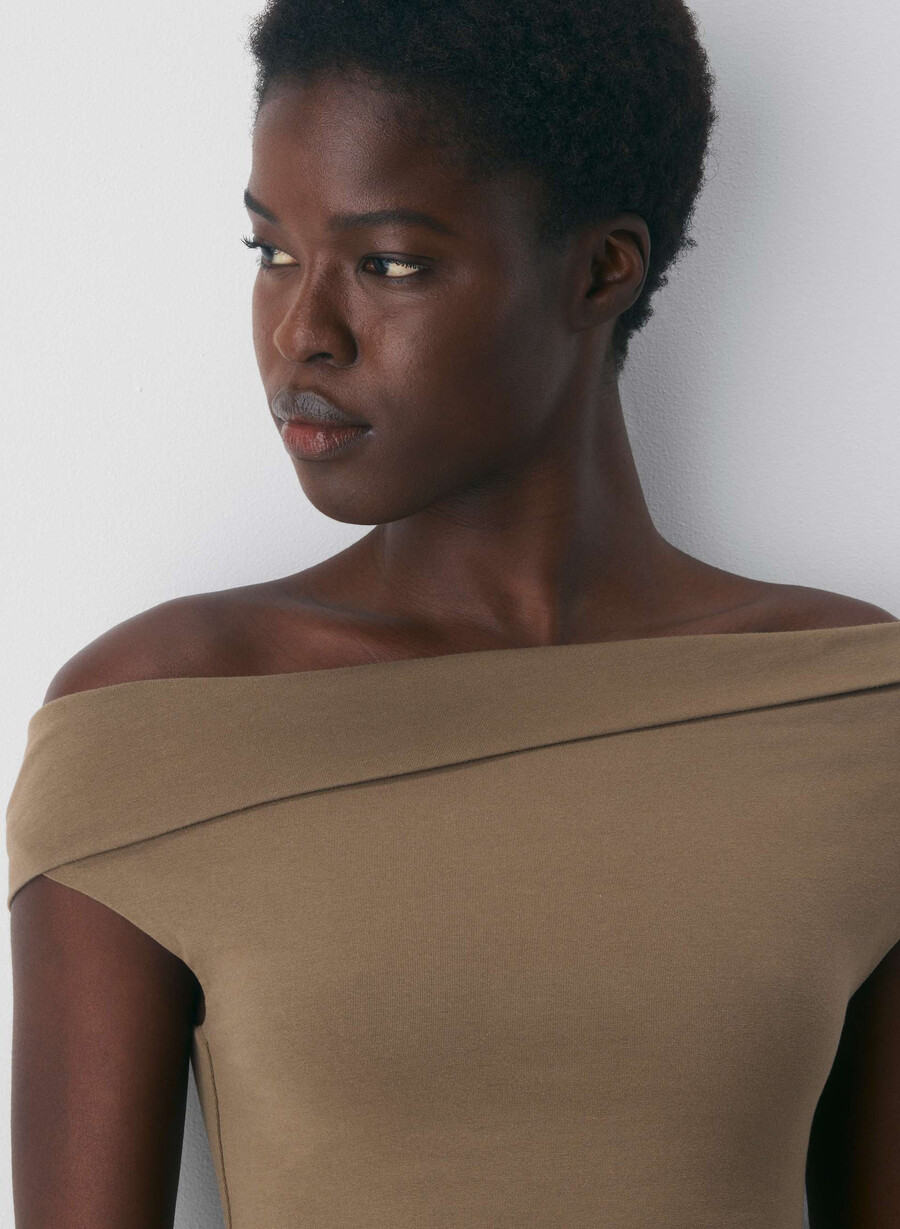 top casual contour ravish folio maro