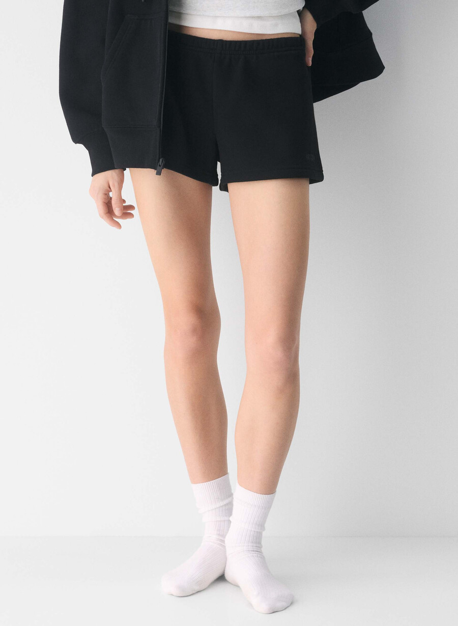 pantaloni scurți mini confortabili din fleece boyfriend cu talie joasă negri