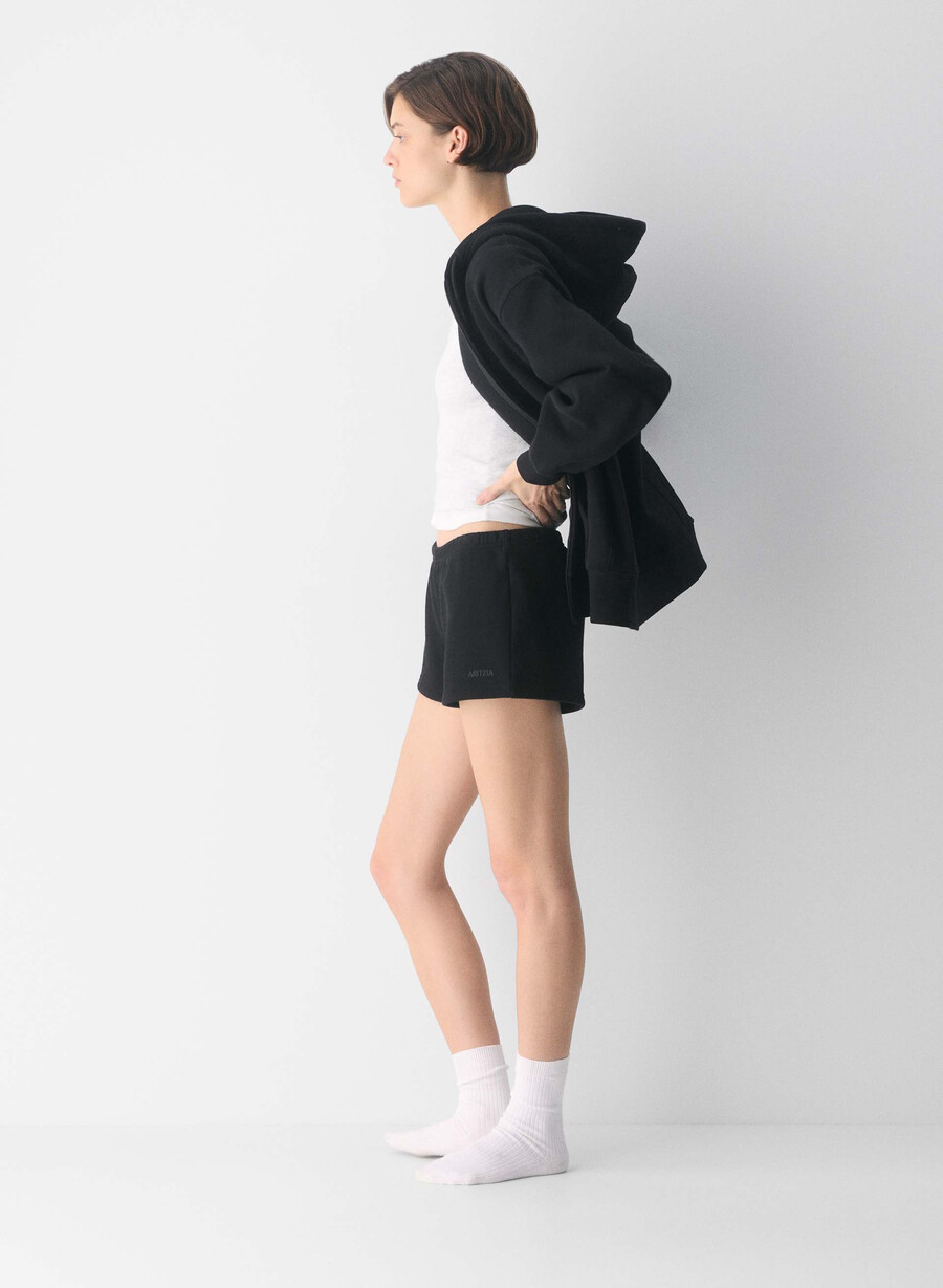 pantaloni scurți mini confortabili din fleece boyfriend cu talie joasă negri