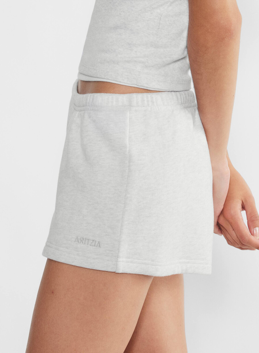 pantaloni scurți mini confortabili din fleece boyfriend cu talie joasă alb-negru