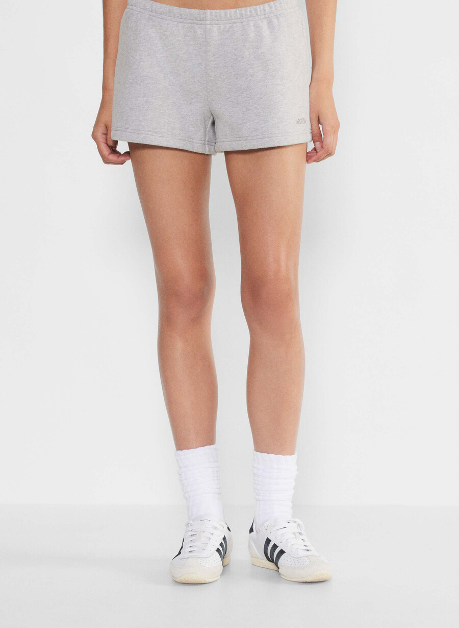 pantaloni scurți mini confortabili din fleece boyfriend cu talie joasă heather chrome