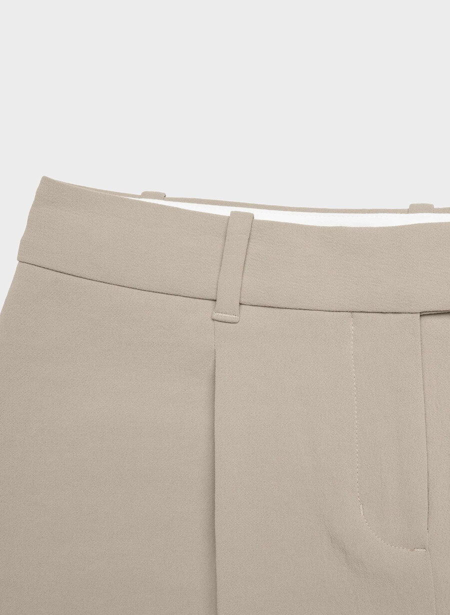 define short - crepette nomad taupe
