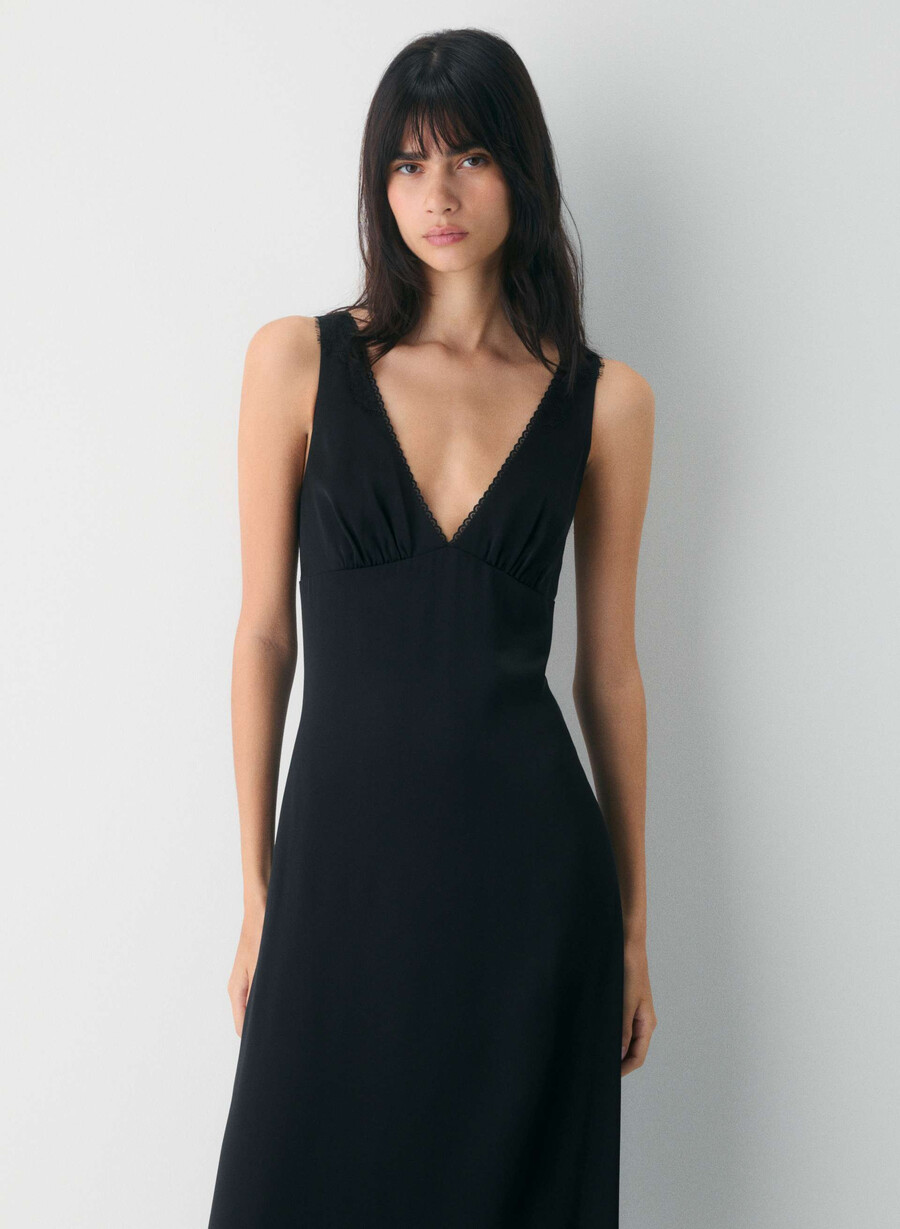 rochie pavilion din satin negru