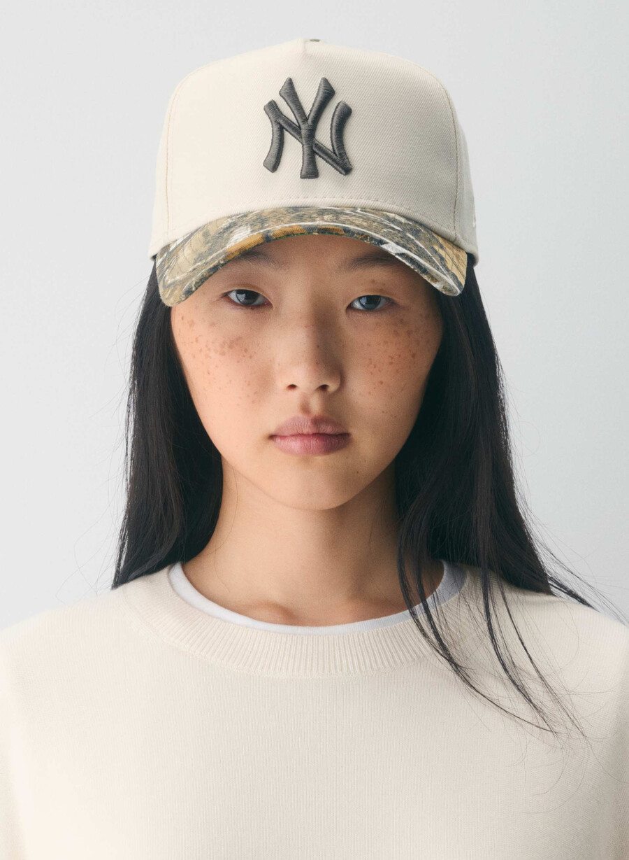 Șapcă new era new york yankees 940 a-frame culoare mesteacăncamuflaj lemn