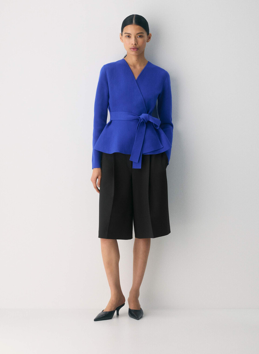 cardigan pentru navetiști - wonder yarn ablaze blue