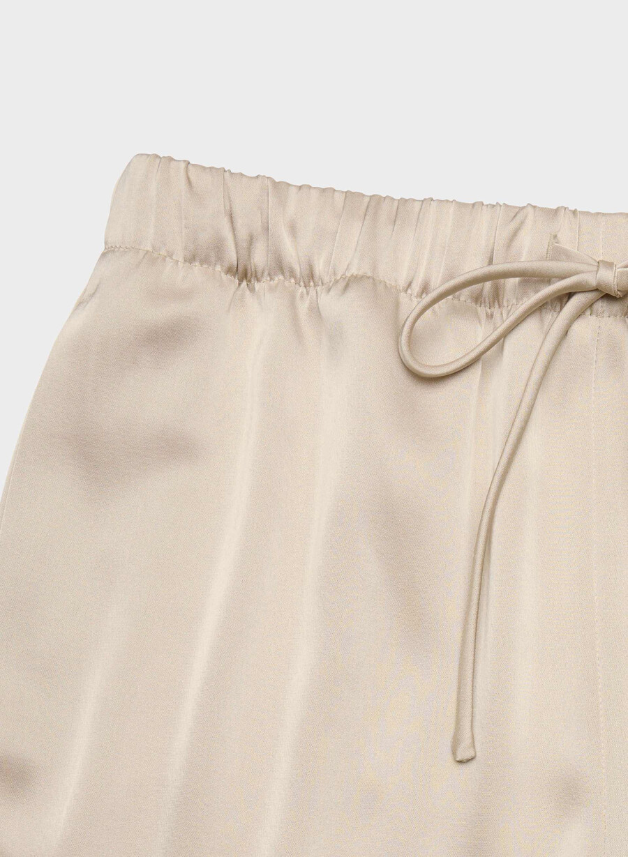 pantalonii lodge - satin marcona beige