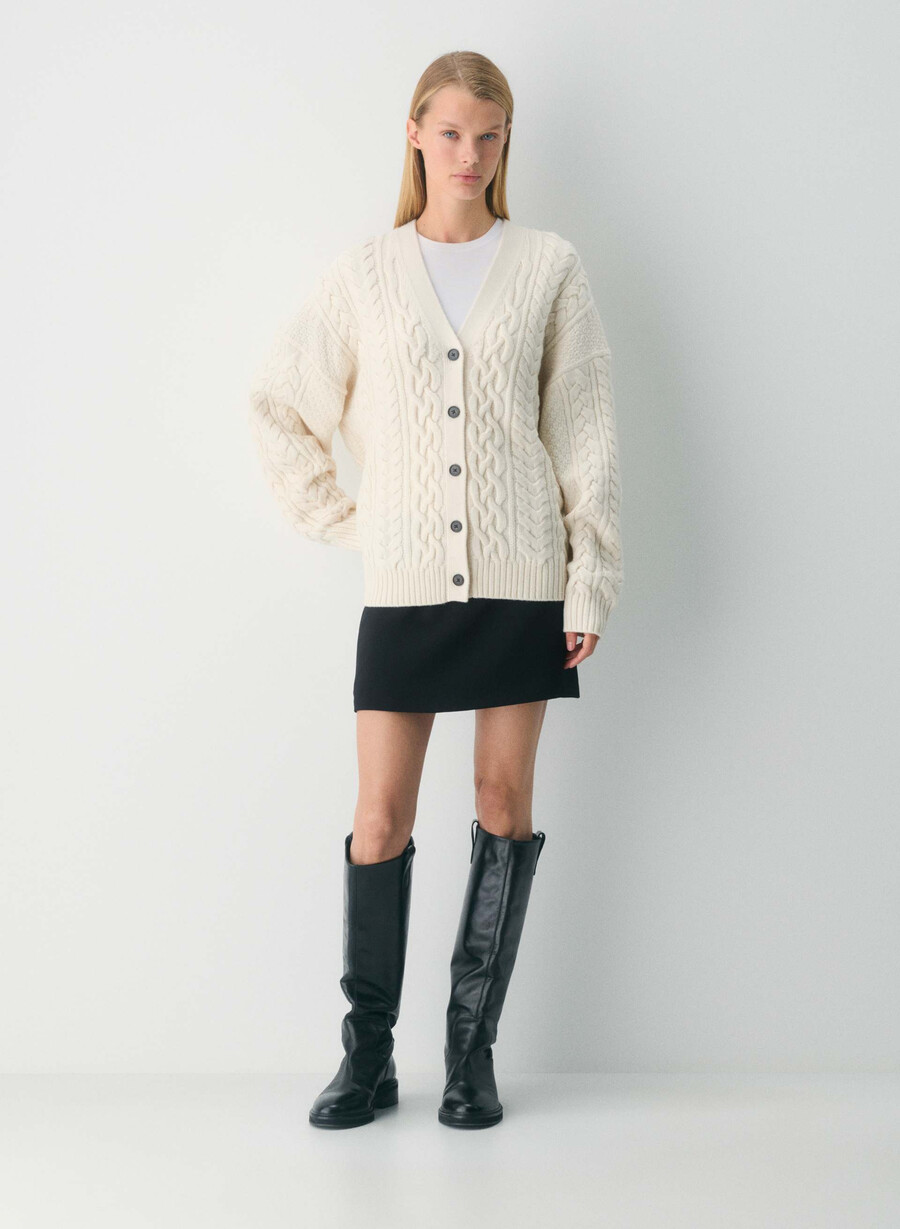 cardigan heritage knit din lână merinos cu decolteu în v rich mocha brown