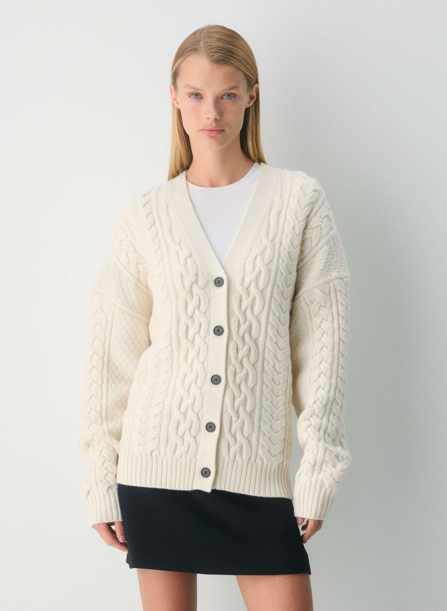 cardigan heritage knit din lână merinos cu decolteu în v rich mocha brown
