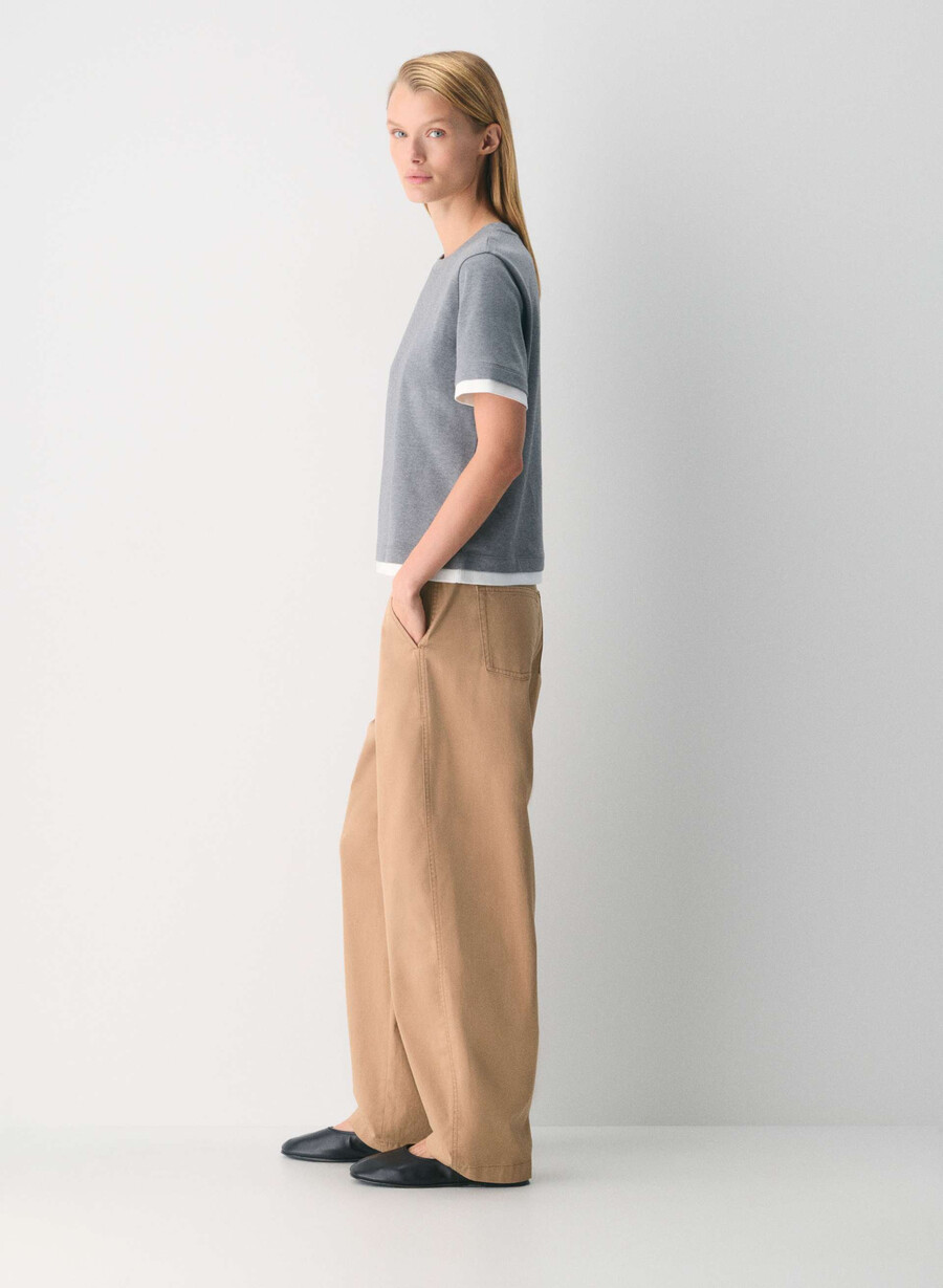 pantaloni chino relaxați cu talie înaltă model butoi culoare bronz spălat camel