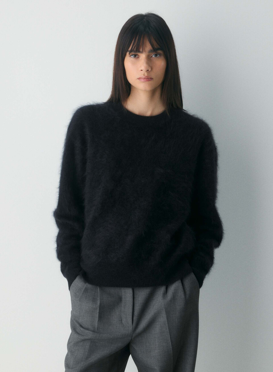 pulover din cașmir periat stil crew negru