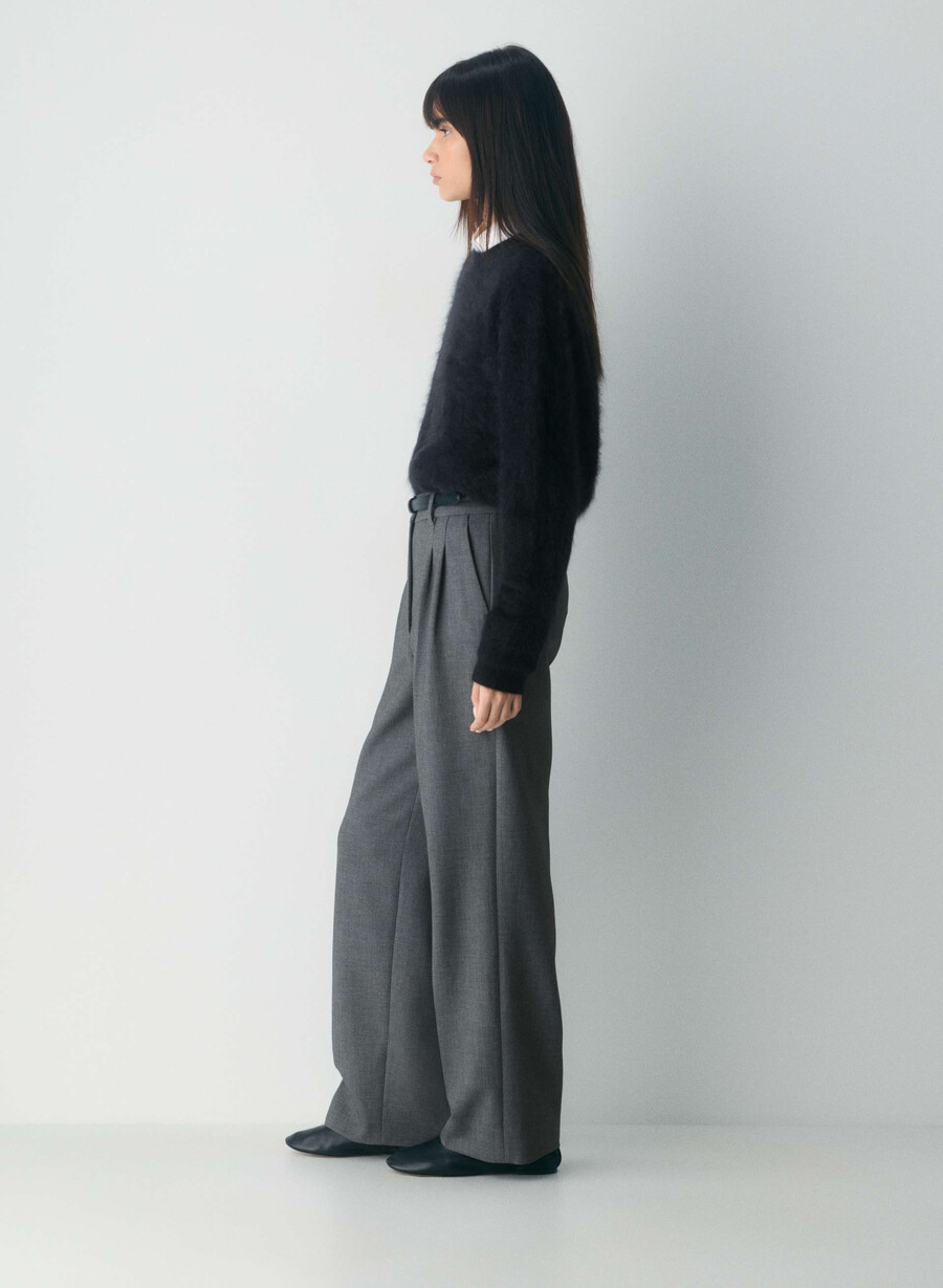 pulover din cașmir periat stil crew negru