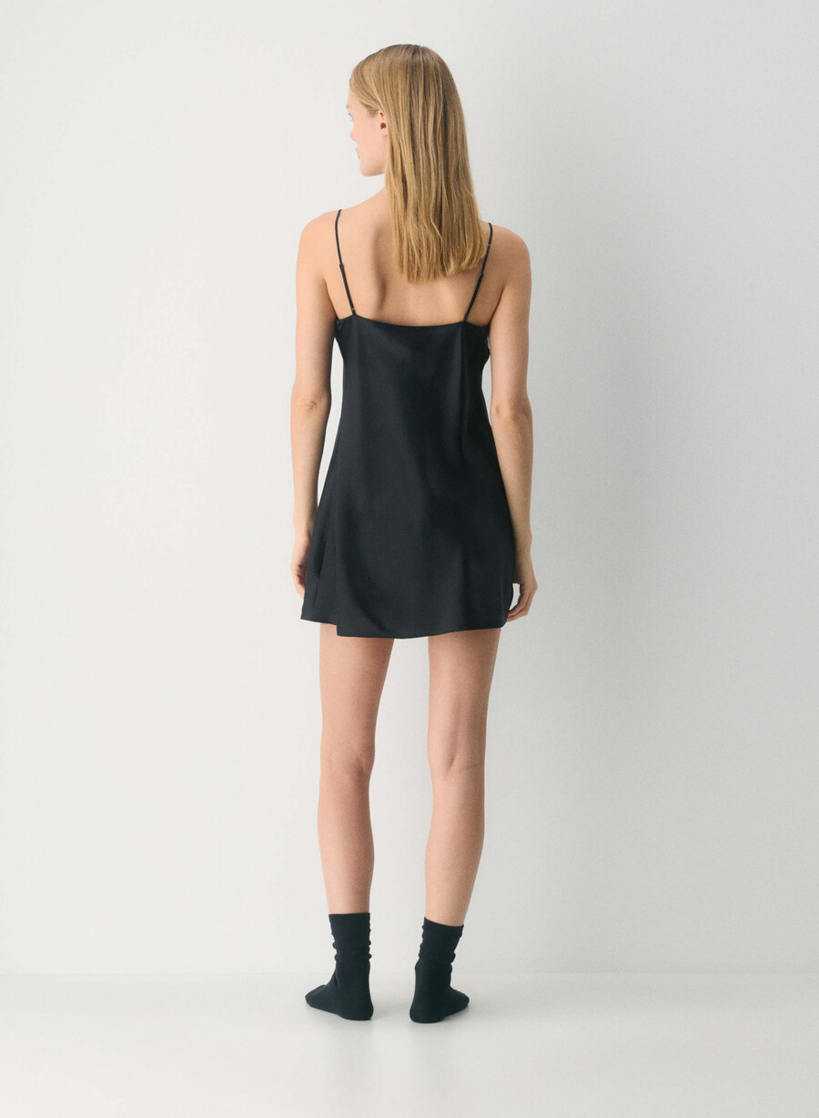rochie nightside din mătase tip pijama neagrĂ