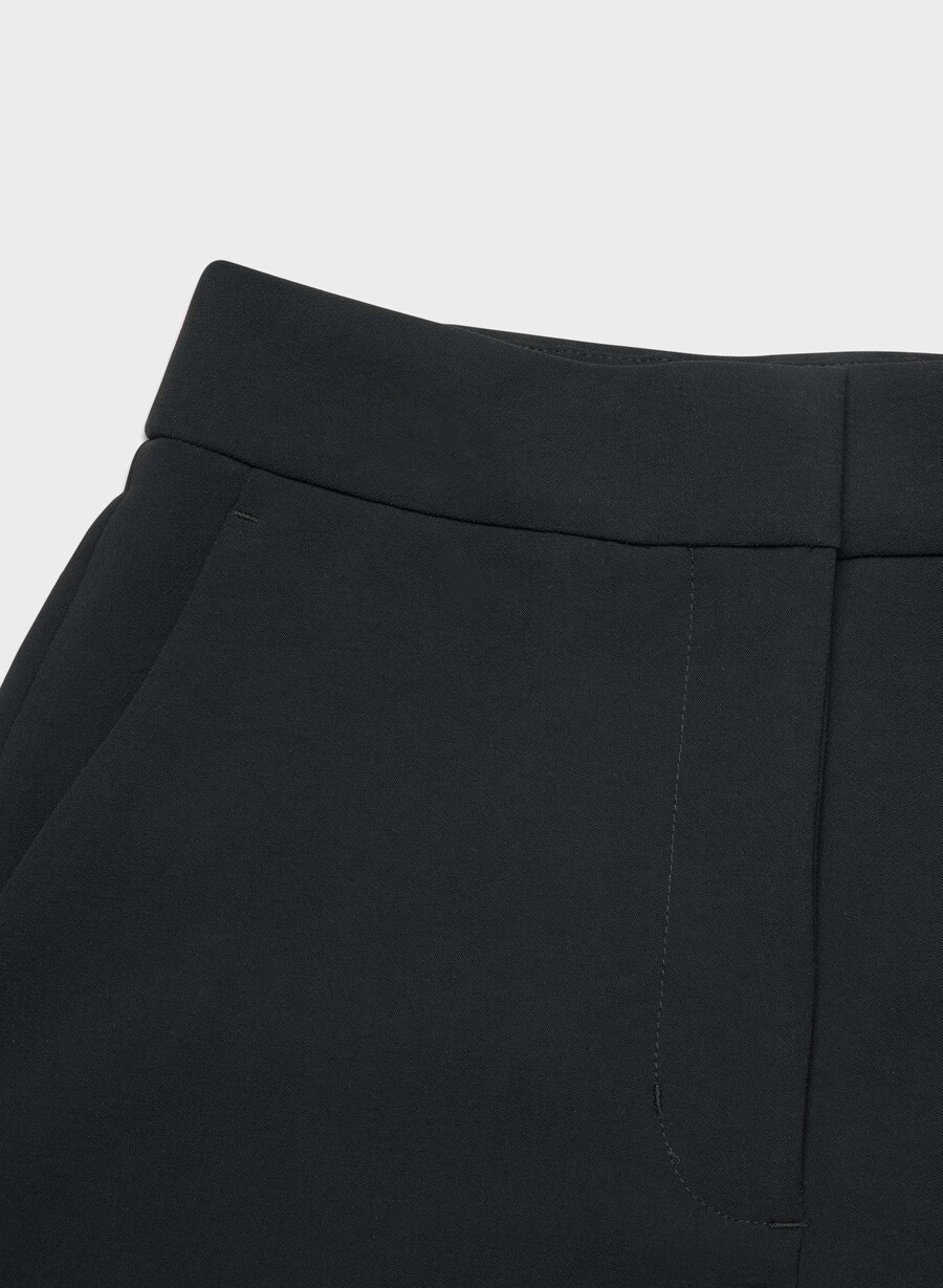 the limitless short micro negru