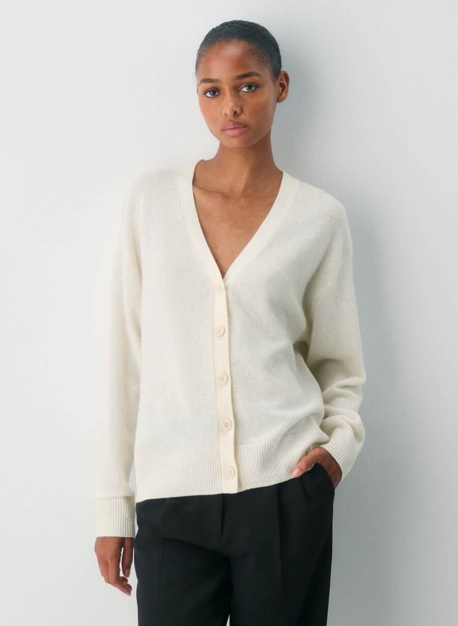 cardigan lejer cu decolteu în v din cașmir cu pene whisper white